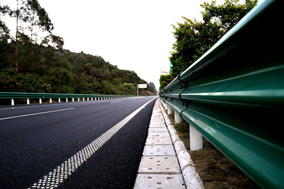 青岛高速公路护栏的常用类型