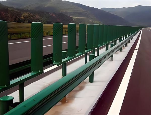 青岛三波护栏板在高速公路的应用